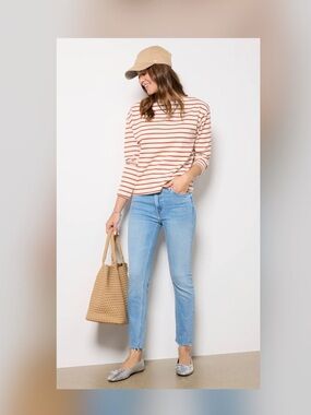 MOTHER Mid Rise Dazzler Ankle Fray Jeans